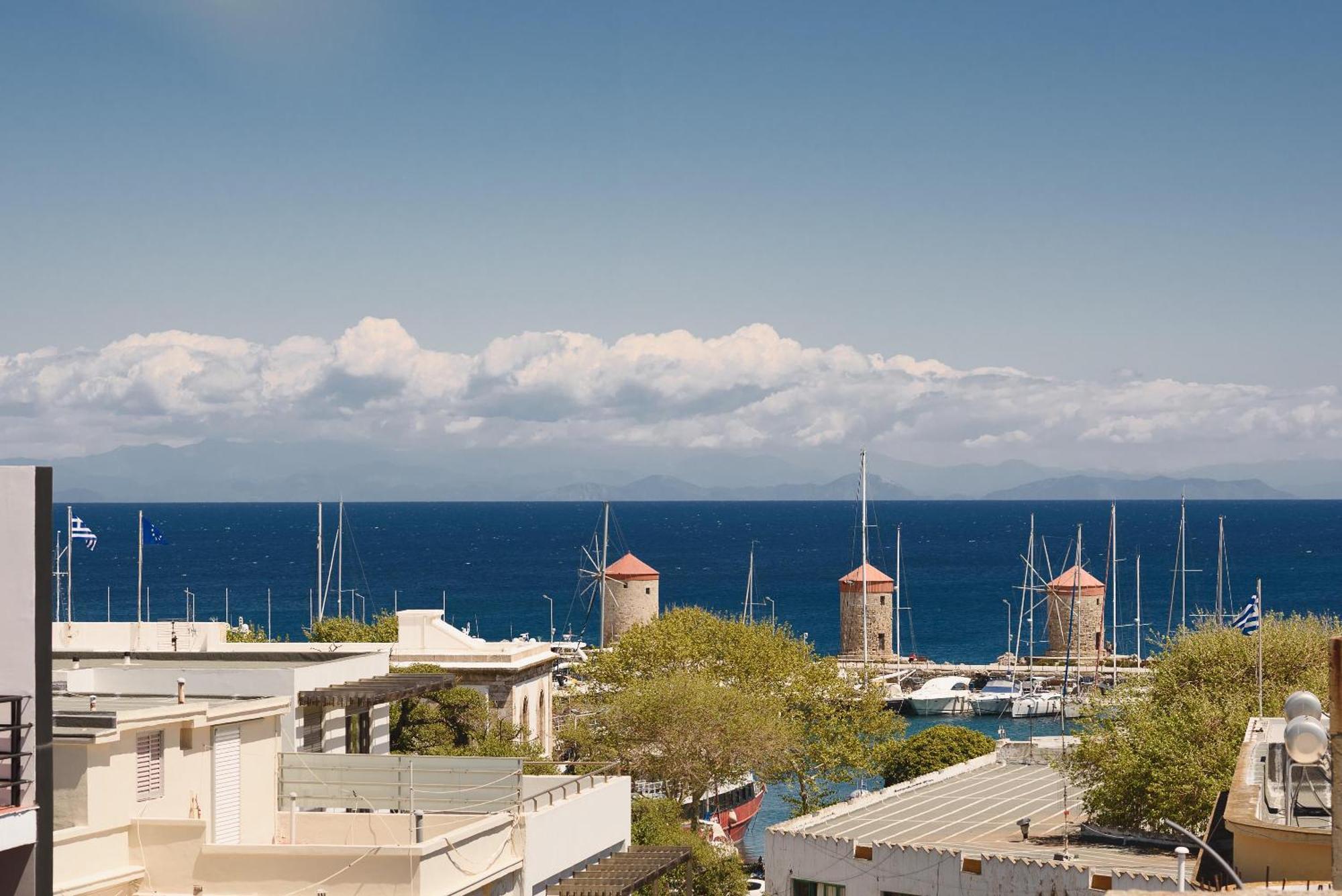 Mandraki City Center Apartments Rhodes City Bagian luar foto